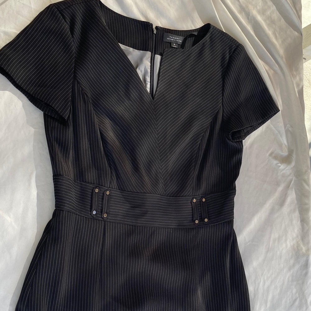 Tahari ASL pinstriped Stanely sheath dress Women’s Sz 6